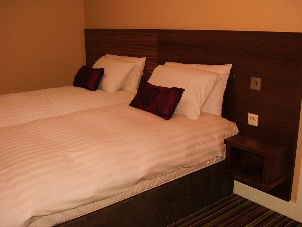 The Balmoral Hotel Newry Buitenkant foto